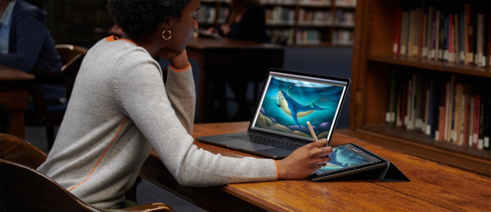 Apple-macOS-Catalina-sidecar-tethered-woman-drawing-06032019